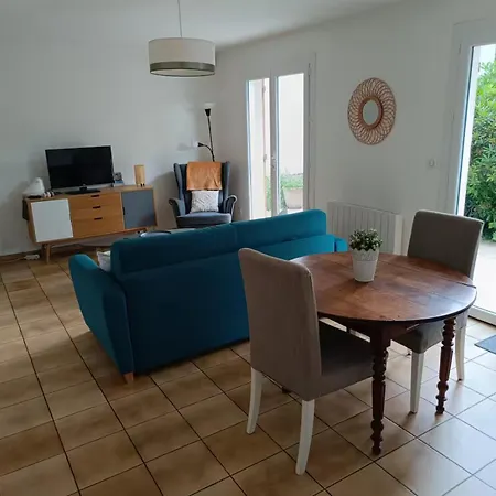 Grand 2 Pieces Pour 4 Personnes Avec Jardin Eysines