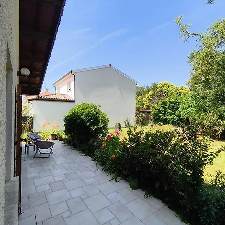 Grand 2 Pieces Pour 4 Personnes Avec Jardin Apartamento *